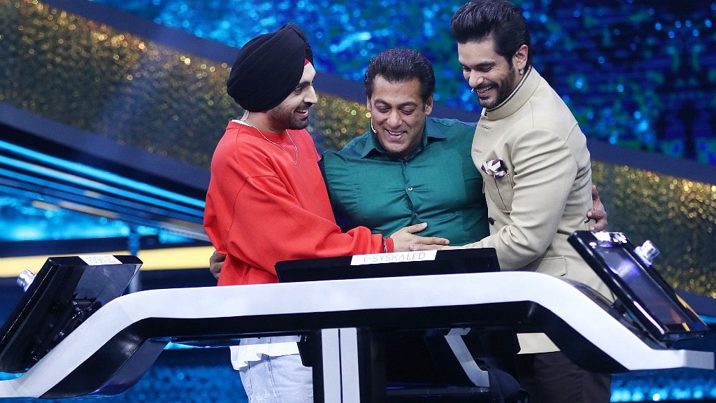 Diljit Dosanjh and Angad Bedi appear on Salman Khan’s <i>Dus ka Dum.</i>
