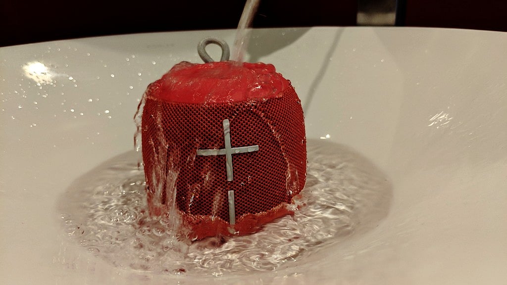 UE Wonderboom Freestyle speaker can handle the water.&nbsp;