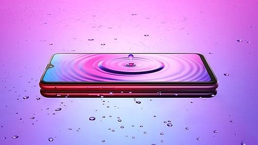The F9 houses a water-drop notch and will be the first F series phone to house a dual rear camera.