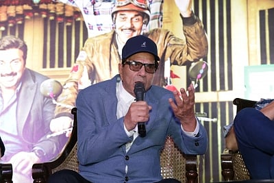 New Delhi: Actor Dharmendra during a press conference and song launch "Rafta Rafta" of her upcoming film "YamlaPagla Deewana Phir Se" in New Delhi on Aug 24, 2018.(Photo: Amlan Paliwal/IANS)