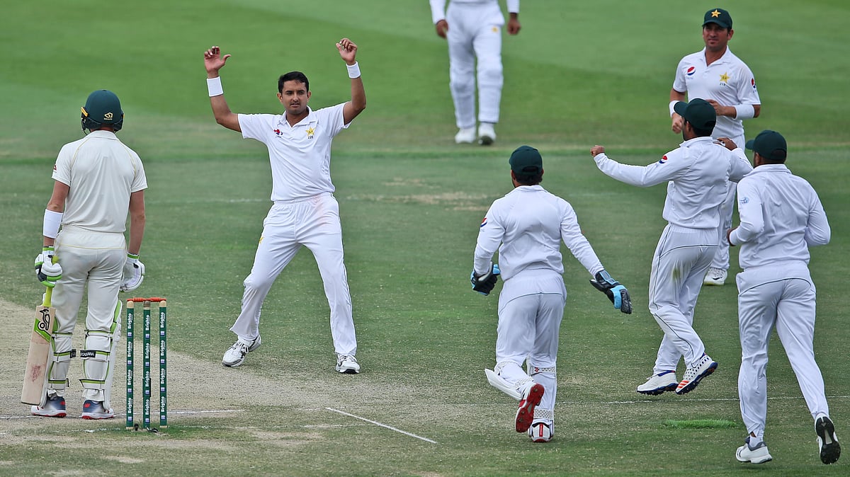 Seamer Mohammad Abbas grabbed a match haul of 10-95 as Pakistan recorded an emphatic 373-run victory over Australia in the second Test.