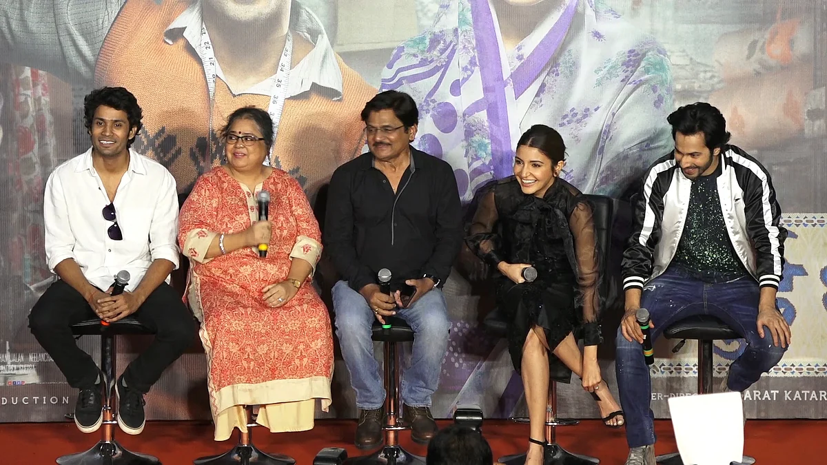 The cast and crew of <i>Sui Dhaaga</i>.