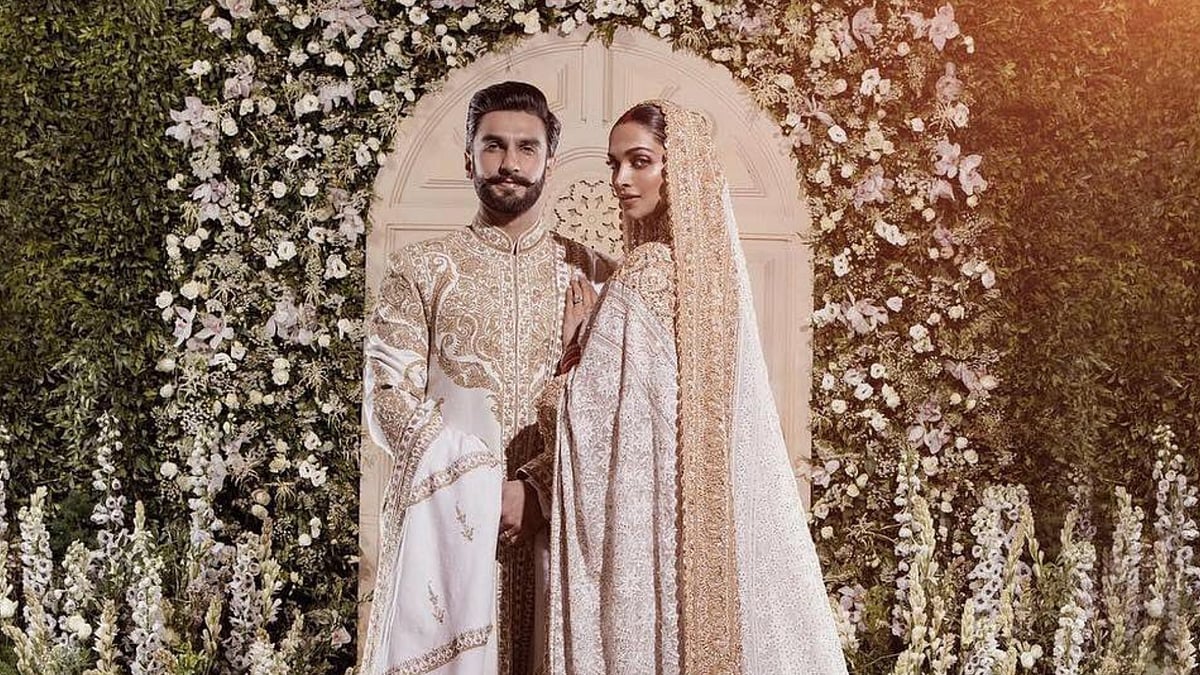 #DeepVeer look ravishing at their reception.&nbsp;