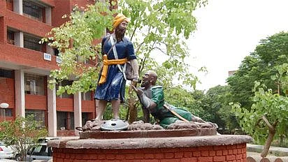 A group of Sikh intellectuals and historians have complained that the history books of Classes 11 and 12 depict “distorted Sikh history”.&nbsp;