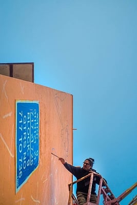 Mexican artist Saner at work in Lodi art district for "Discover India and Mexico" project. (Photo: Akshat Nauriyal)