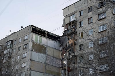 MAGNITOGORSK, Dec. 31, 2018 (Xinhua) -- A residential building is seen partially destroyed after a gas explosion in the industrial city of Magnitogorsk,  Russia, Dec.31, 2018. At least four people were killed and 35 others remained missing after a household gas explosion rocked a residential building in the Russian city of Magnitogorsk on Monday, the Russian Emergencies Ministry said. (Xinhua/Sputnik/IANS)