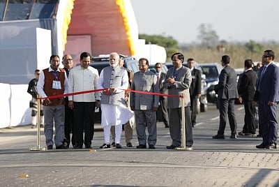 Bogibeel: Prime Minister Narendra Modi and Assam Chief Minister Sarbananda Sonowal inaugurates the country