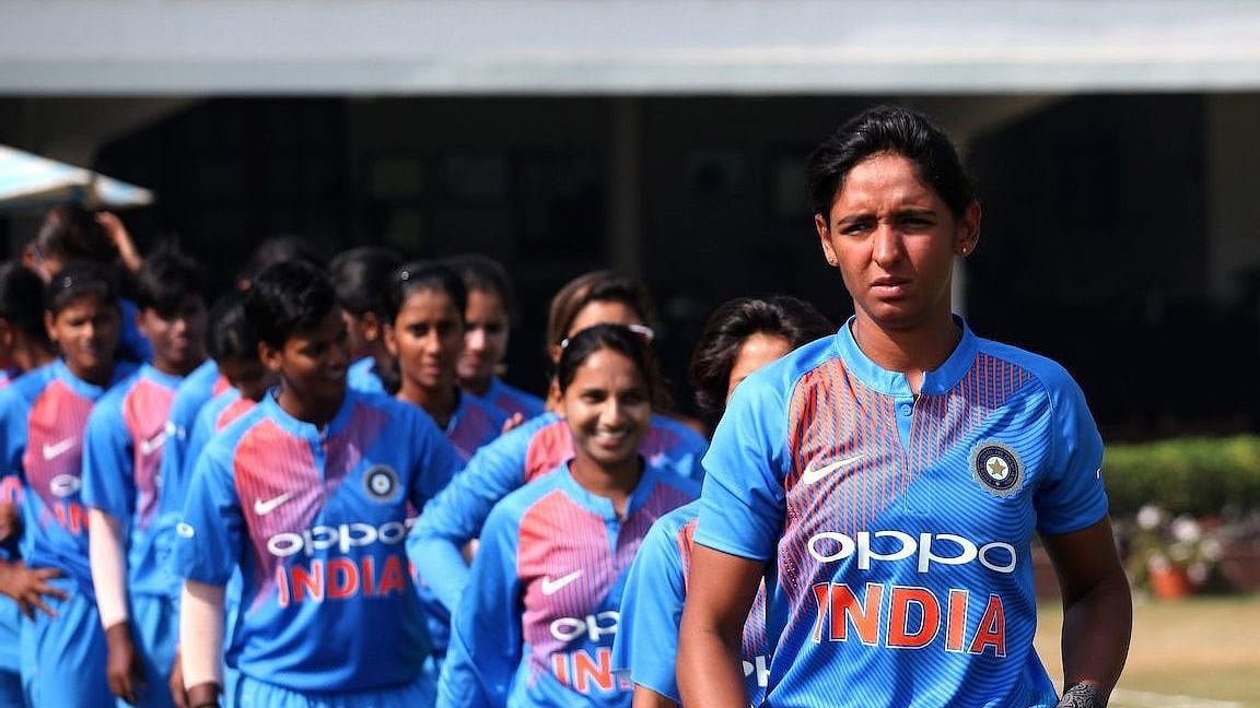 <div class="paragraphs"><p>Harmanpreet Kaur will captain India in the series against SL</p></div>