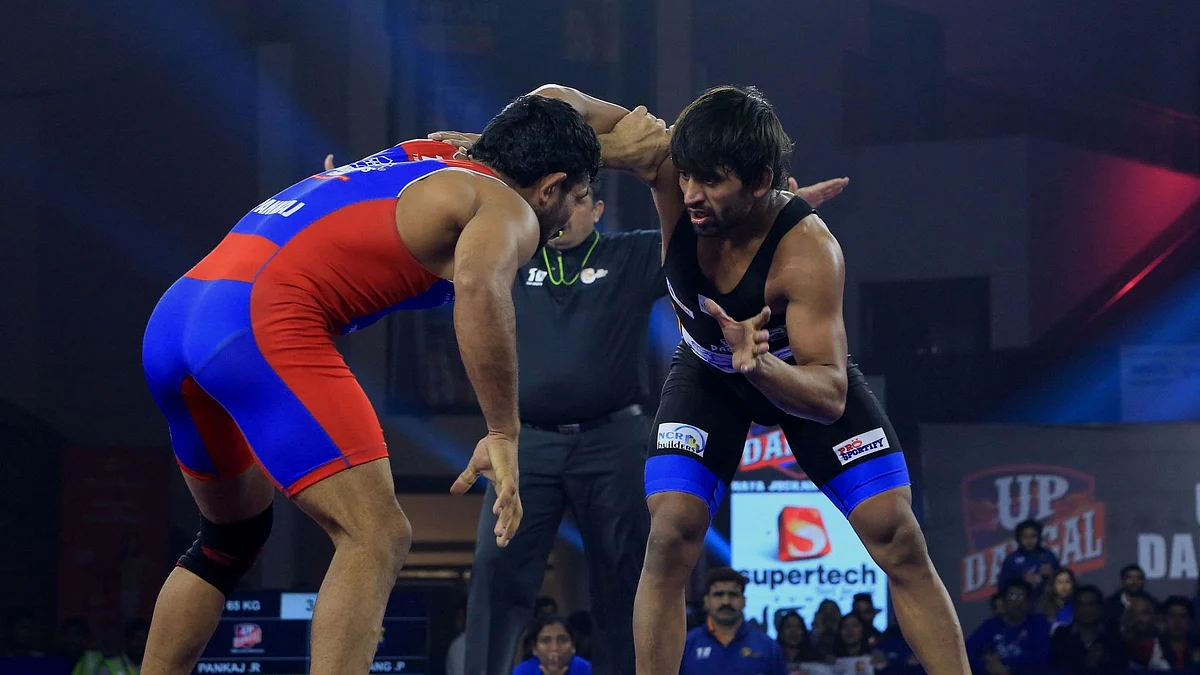 Bajrang Punia in action during the PWL semi-final against UP Dangal.