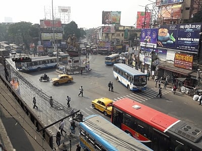 Kolkata: Normal life at early morning during a nationwide strike called by trade unions in Kolkata on Jan 8, 2019. (Photo: IANS)