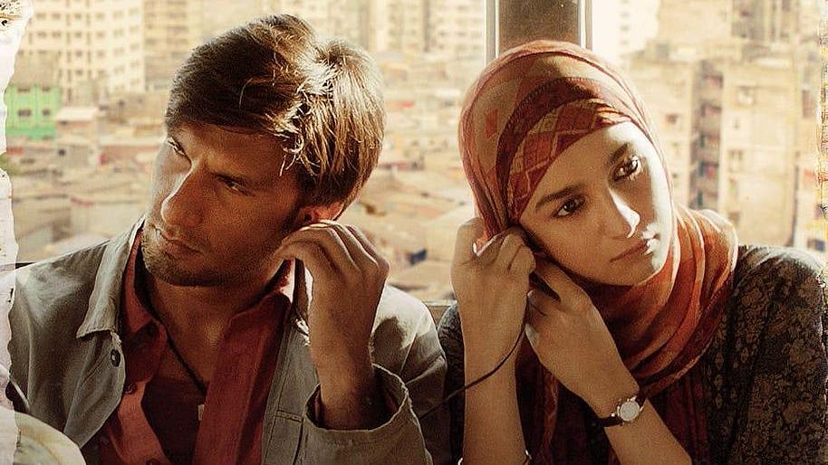 Ranveer Singh and Alia Bhatt in Gully Boy.&nbsp;