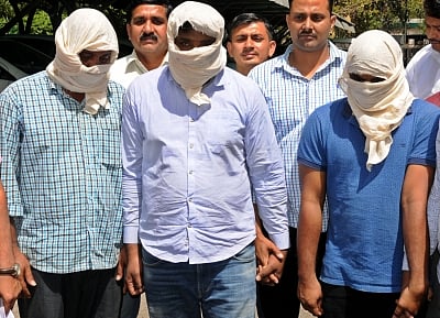 New Delhi: The crime branch of Delhi Police arrested three persons in connection with a fake Indian Territorial Army recruitment racket, in New Delhi on April 15, 2019. (Photo: IANS)