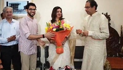 Mumbai: Former Congress spokesperson Priyanka Chaturvedi joins Shiv Sena in the presence of party leaders Uddhav Thackeray and Aditya Thackeray, in Mumbai, on April 19, 2019. (Photo: IANS)