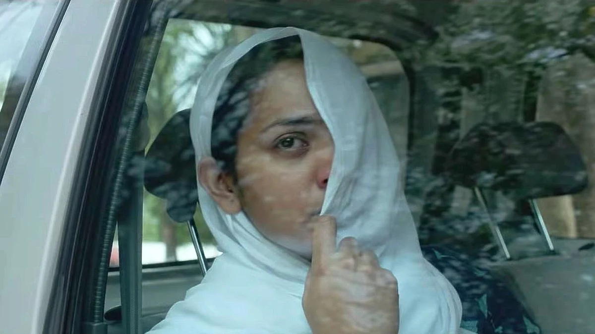 Parvathy soars in <i>Uyare.</i>