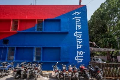 Glimpse of Lodhi Colony police station exterior, which recently got a Gandhi mural painted on it (Source: St+art India)