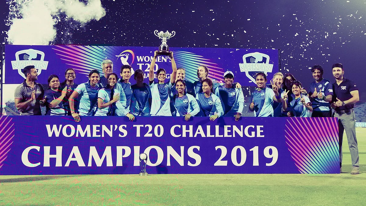 The Supernovas after winning the Women’s T20 Challenge 2019 in Jaipur.&nbsp;