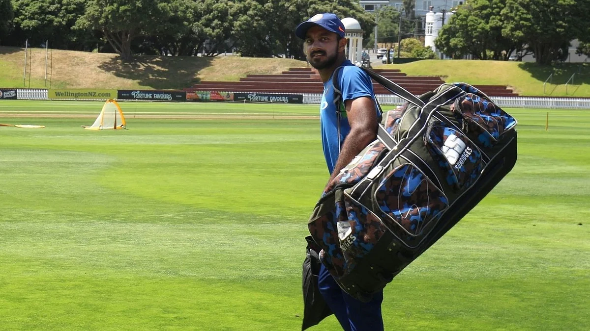  All-rounder Vijay Shankar says he is not competing with Hardik Pandya for a slot in India’s playing eleven during the World Cup.