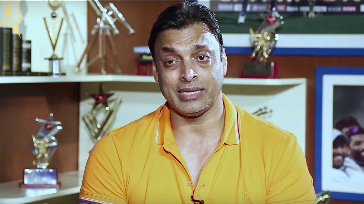 Former Pakistani cricketer, Shoaib Akhtar has lashed out on South African cricketer AB De Villiers.&nbsp;