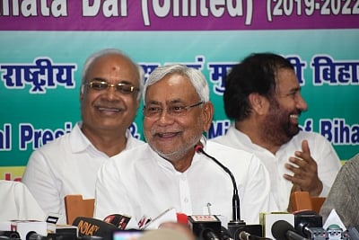 Patna: Bihar Chief Minister Nitish Kumar addresses a JD(U) press conference in Patna on June 8, 2019. (Photo: IANS)