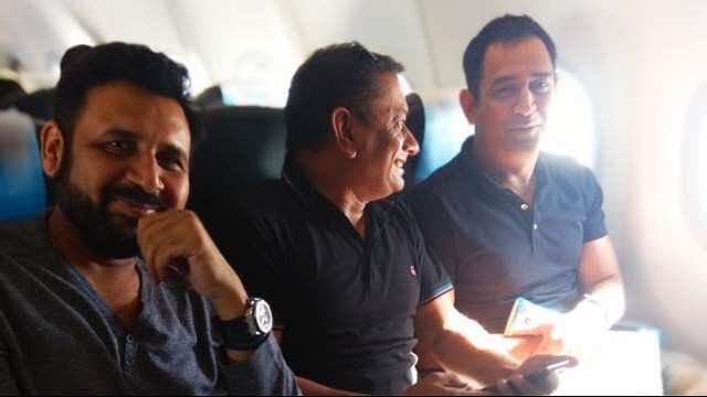 The first pictures of his journey to Kashmir are out on the internet.