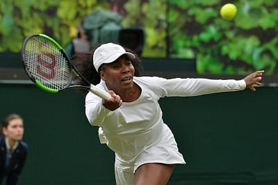 LONDON, May 20, 2019 (Xinhua) -- Venus Williams attends an exhibition match against Kim Clijsters at the Wimbledon No. 1 Court Celebration in support of the Wimbledon Foundation in London, Britain on May 19, 2019. (Xinhua/Ray Tang/IANS)