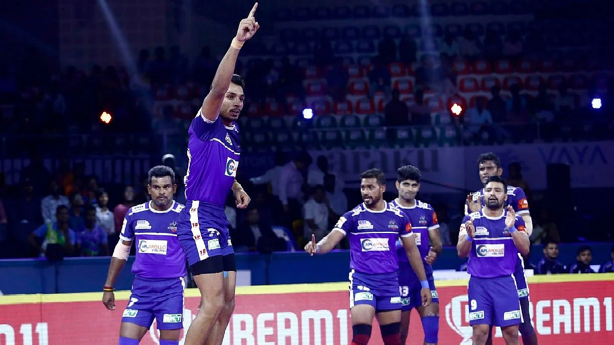 Naveen ended up with 14 points as the Steelers came out top of their rivals.