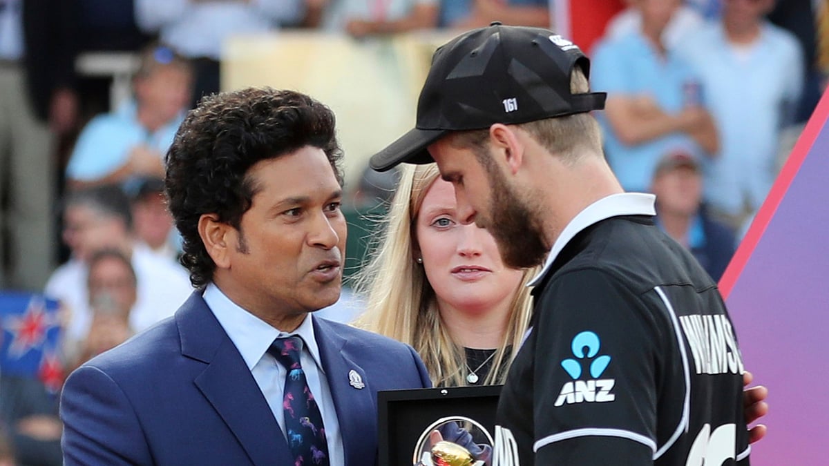 What Sachin Tendulkar to Kane Williamson while handing him the Player of the Tournament trophy after ICC World Cup 2019.