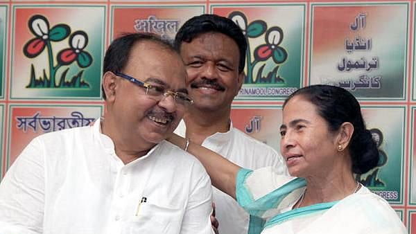Former Mayor Sovan Chatterjee with West Bengal CM Mamata Banerjee.&nbsp;