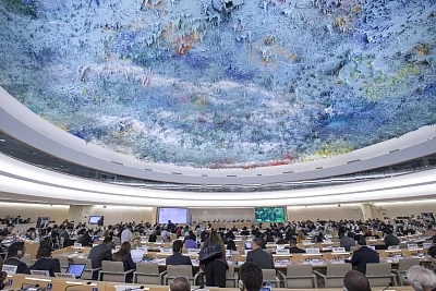GENEVA, Feb. 28, 2019 (Xinhua) -- The 40th session of the UN Human Rights Council (UNHRC) is held in Geneva, Switzerland, Feb. 27, 2019. The 56 ethnic groups in China, living together like brothers and sisters, are all part of the big family of the Chinese nation, Yu Jianhua, head of the Chinese Mission to the UN Office in Geneva,  said on Wednesday at the ongoing UNHRC session. "The people of all ethnic groups are tightly held together like pomegranate seeds, and together they are making arduou
