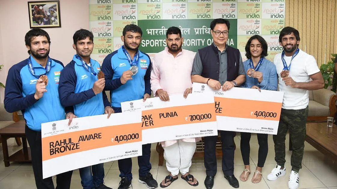 With one silver and four bronze medals, Indian wrestlers bettered their previous best performance at a World Championship.