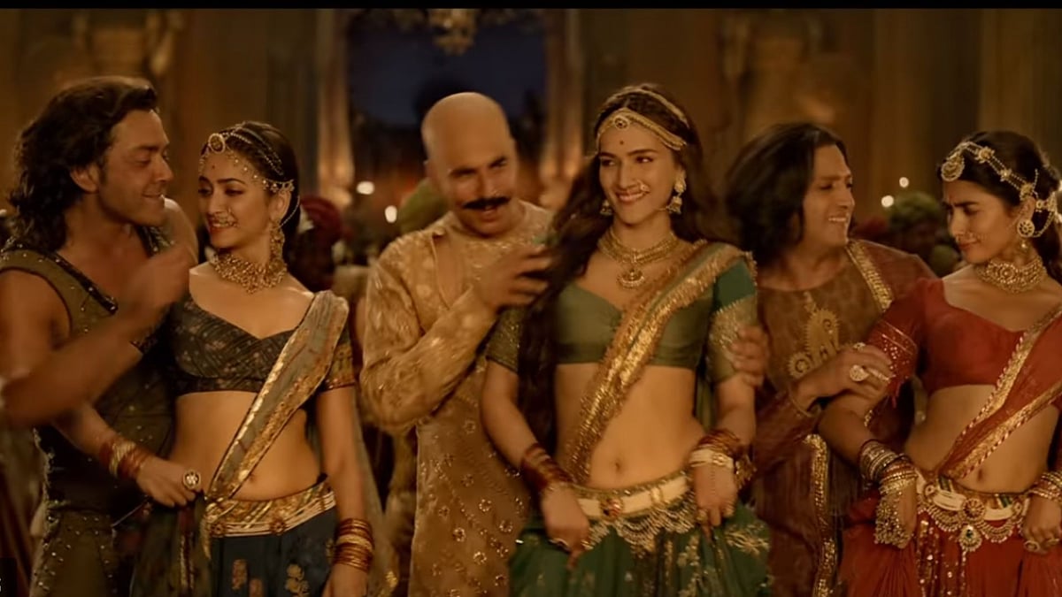A still from Housefull 4 song <i>Chammo</i>.