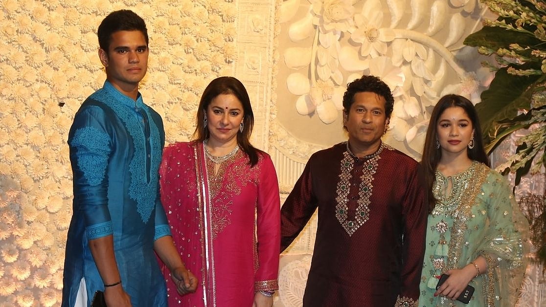 Legendary cricketer Sachin Tendulkar has clarified that his children Arjun and Sara are not on Twitter.