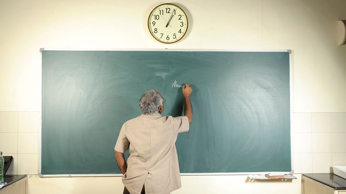 Delhi University Recruitment: 96 vacancies for Assistant Professor available.