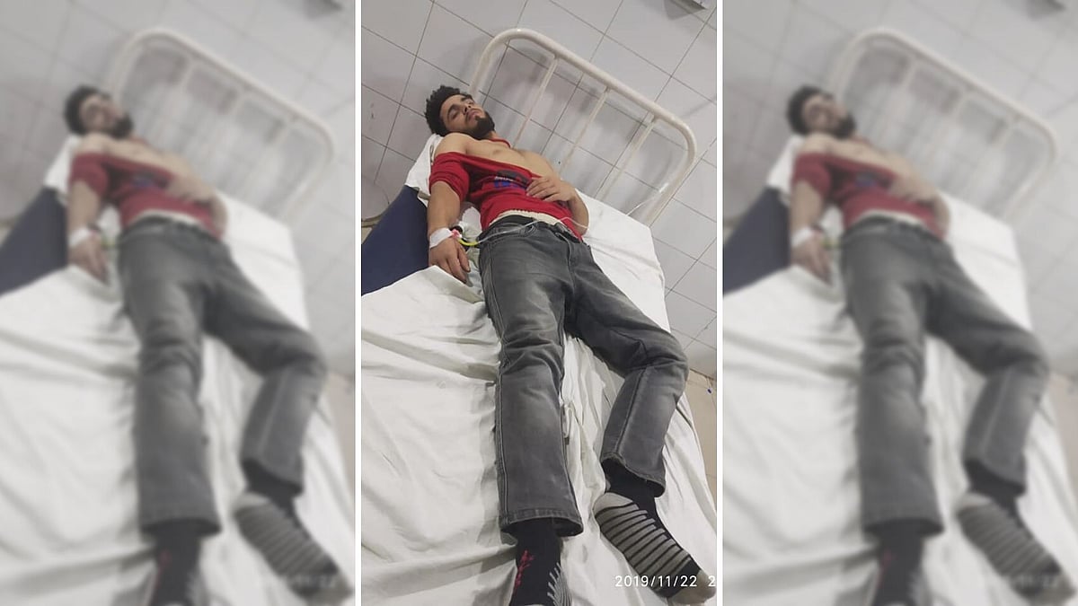 The Kashmiri students alleged that they were insulted, beaten up and attacked with knives and rods.