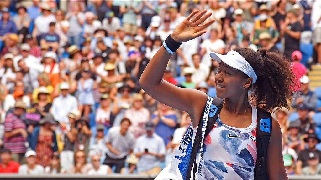 Naomi Osaka beat Zheng Saisai 6-2, 6-4 to advance to the third round of the Australian Open.