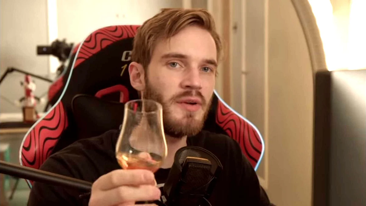 Pewdiepie (Felix Kjellberg) in the video.