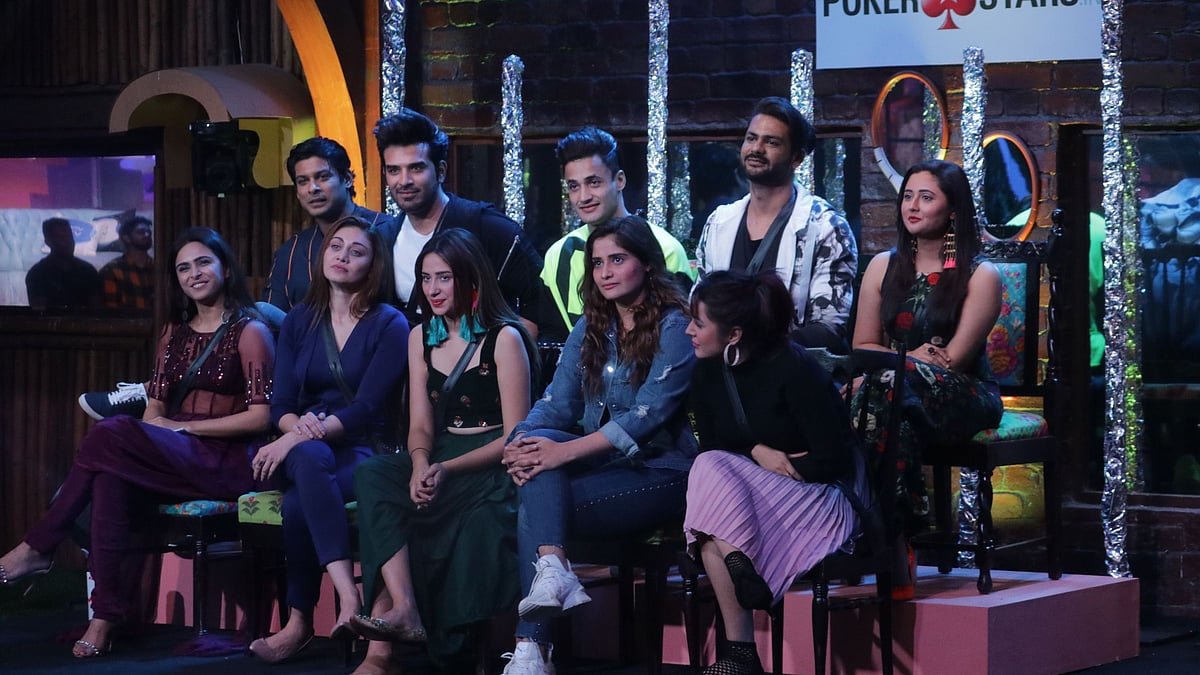 The housemates have to perform a comedy gig.