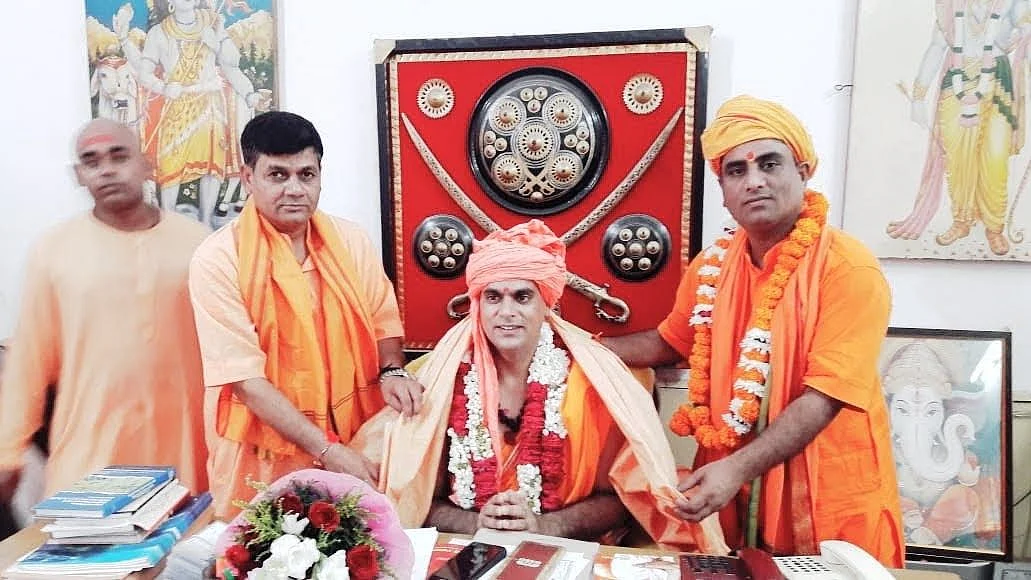 A former SP member, a Gorakhpur native &amp; a resolve to work on Hindutva – Ranjit Bachchan was shot dead in Lucknow.