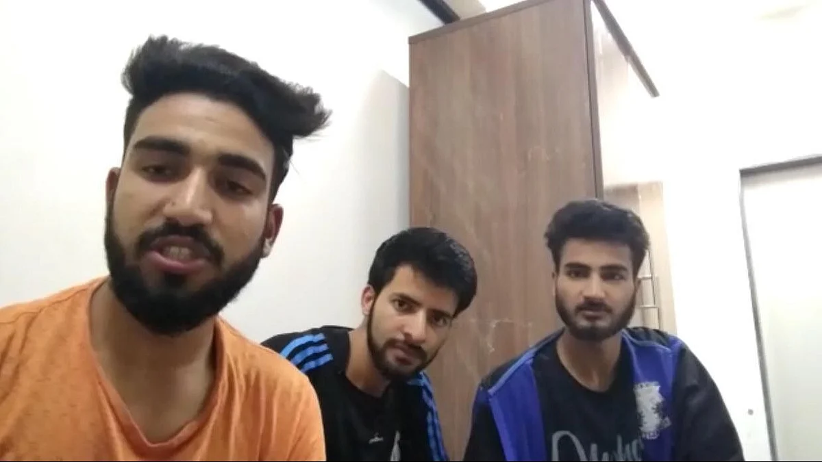 Three Kashmiri students studying at KLE college in Hubballi were arrested after a video of them allegedly raising pro-Pakistan slogans went viral on social media.&nbsp;