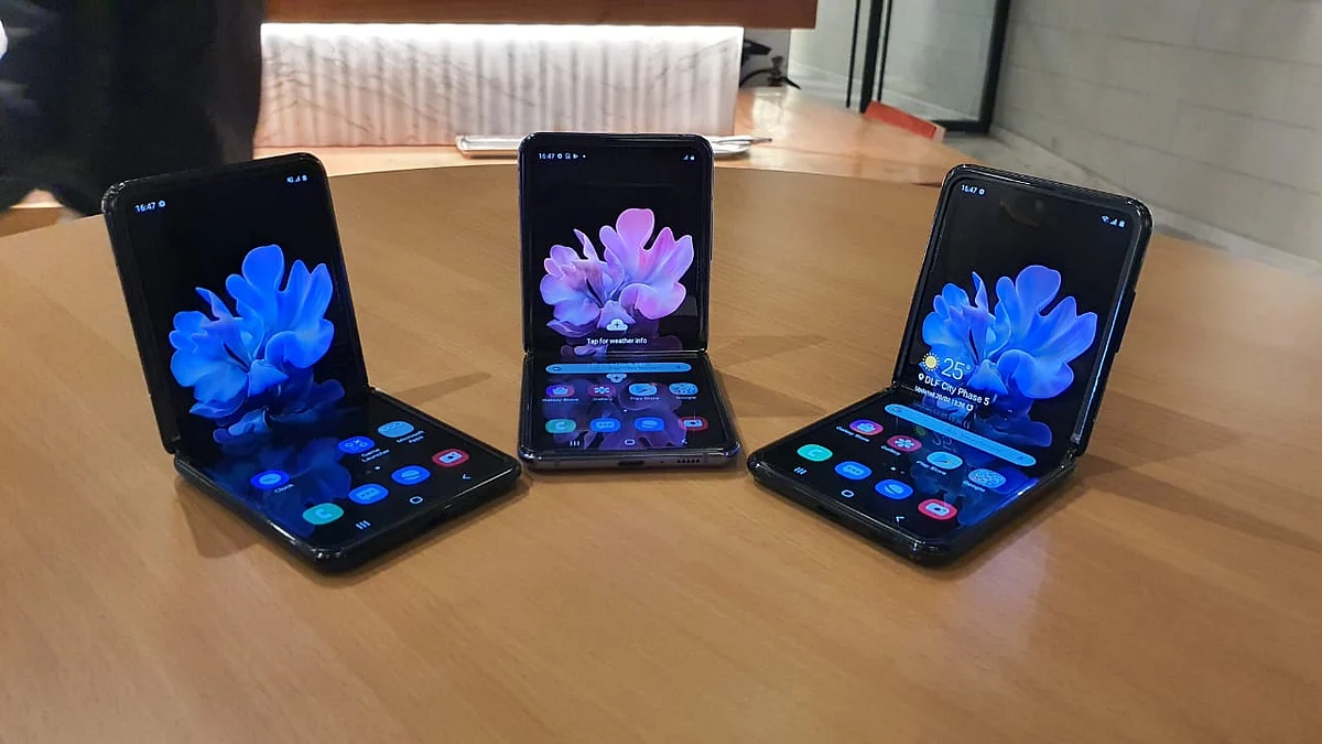 The Samsung Galaxy Z Flip comes with a foldable AMOLED display.