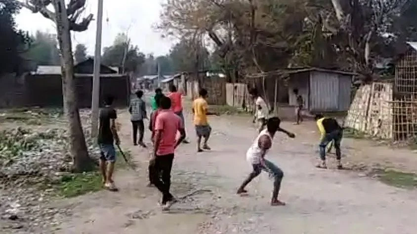 Locals pelting stones at cops in Bongaigaon area.