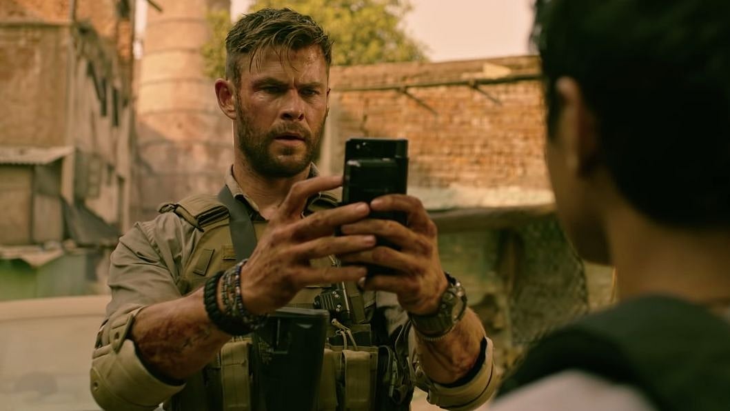 Chris Hemsworth in <i>Extraction.</i>