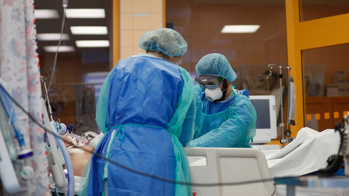 Many healthcare workers have observed that some of the COVID-19 patients start to show signs of recovery, behave normally and then collapse rapidly without leaving scope for intervention.