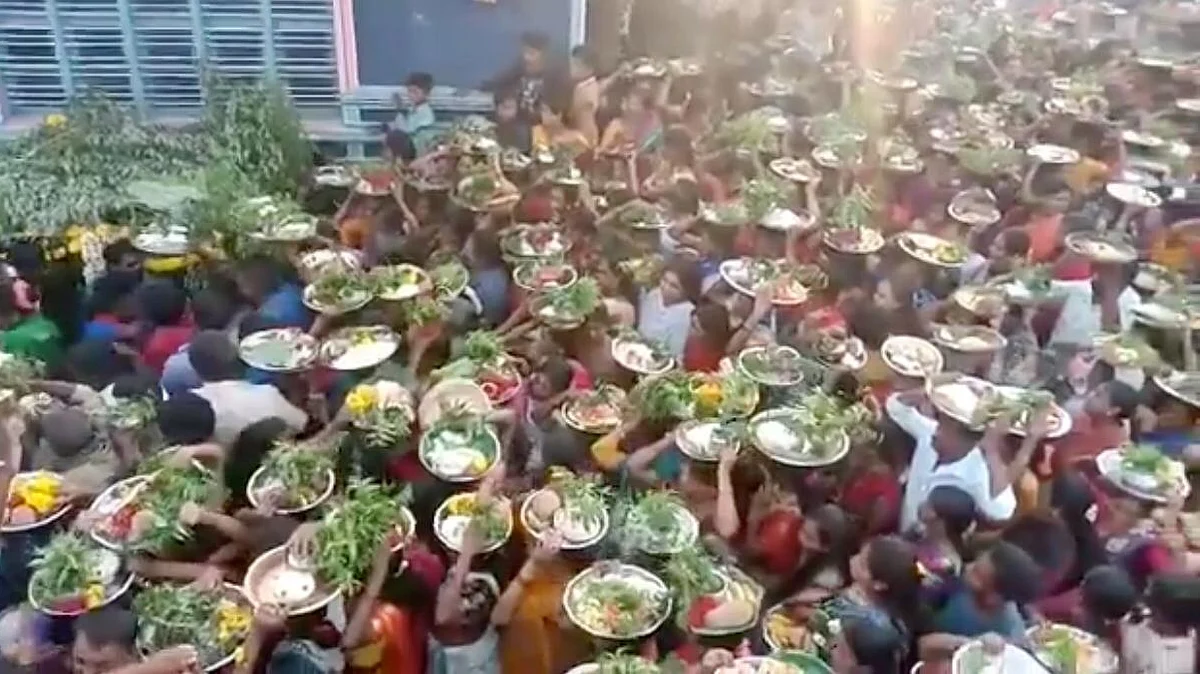 Thousands of residents of Ramanagara, on the outskirts of Bengaluru gathered for a fair on Thursday, 14 May, with no regard for social distancing norms.