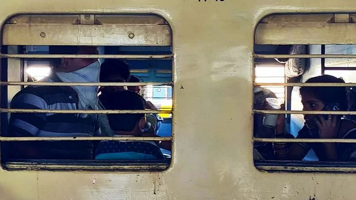 Migrant labourers going back home in special trains