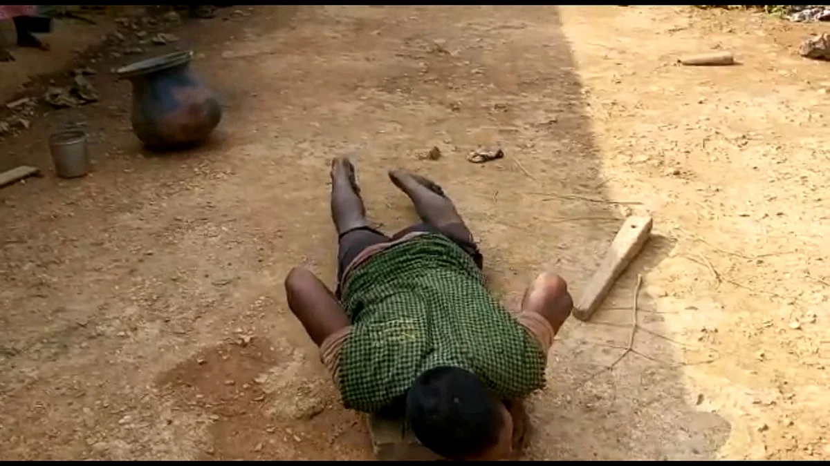 Jharkhand village residents allege that CRPF beat them up, accusing them of having Naxal links.&nbsp;