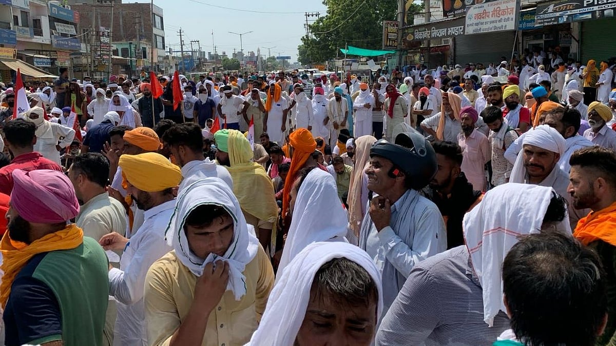Opposition parties, including the Congress, TMC, Left, AAP and Samajwadi Party, extended support to the farmers in their protests.