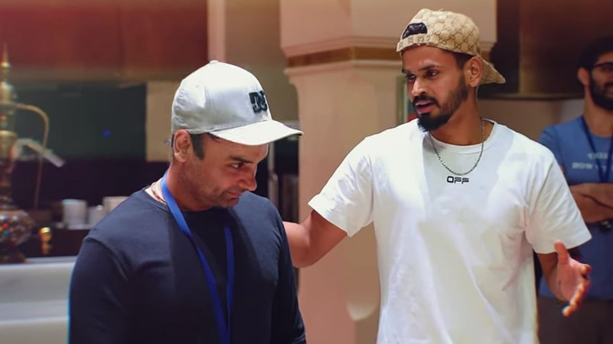Amit Mishra returned to India after being ruled out of IPL 2020 due to a finger injury.