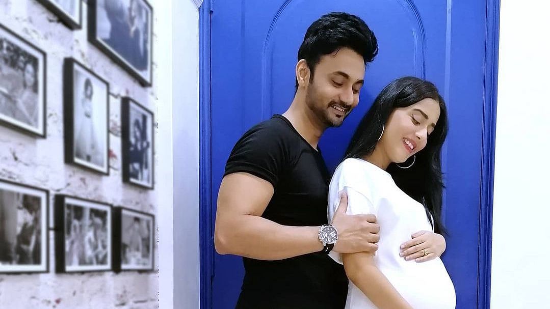 Amrita Rao and RJ Anmol.