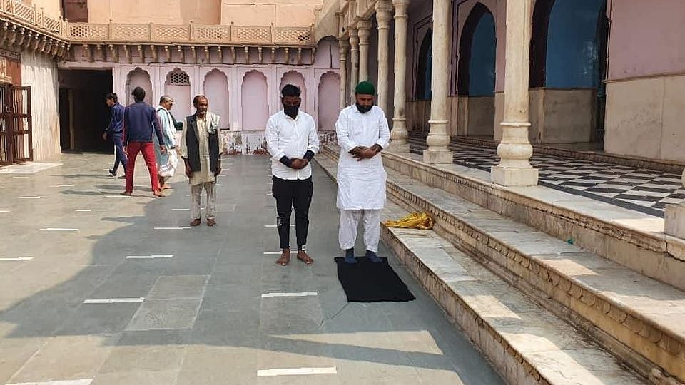 Khudai Khitmatgar refutes the allegations and says, their founder was asked to offer prayers in the temple as it was time for namaz.